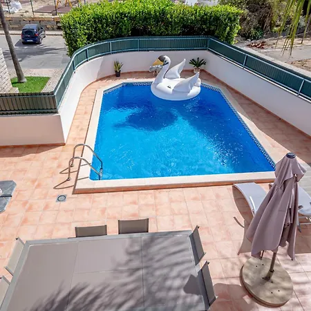 Spacious House With Pool Semesterbostad *