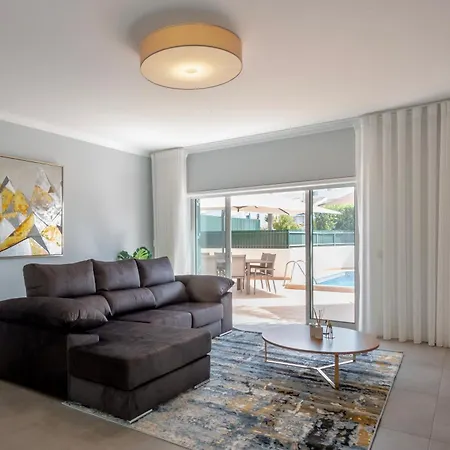 Spacious House With Pool Faro