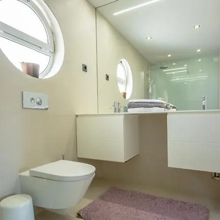 Semesterbostad Spacious House With Pool *