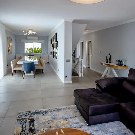 Spacious House With Pool * Faro