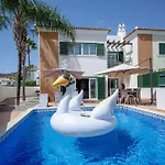 Spacious House With Pool *