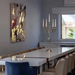 Spacious House With Pool Hébergement de vacances