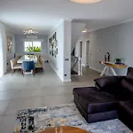 Spacious House With Pool * District de Faro