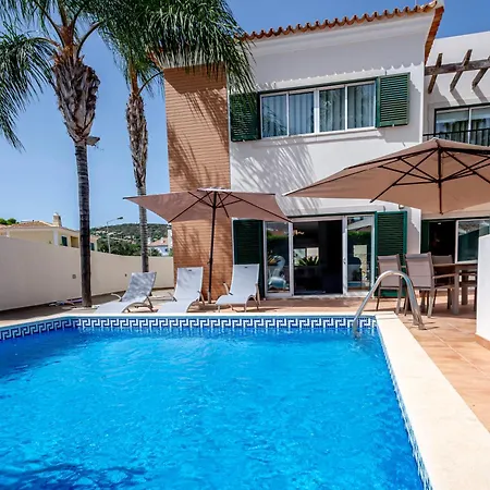 Spacious House With Pool Holiday home