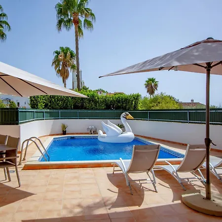 Spacious House With Pool *