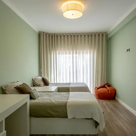 Spacious House With Pool Дом отдыха Фару