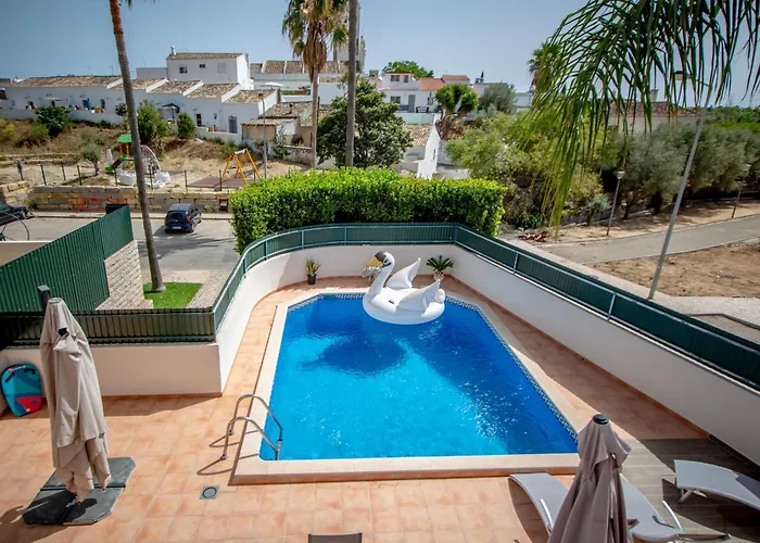 Spacious House With Pool * Distrikt Faro