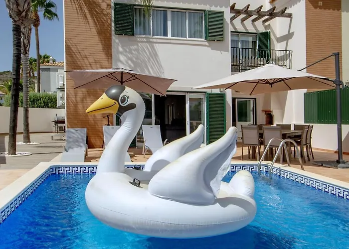 Spacious House With Pool *