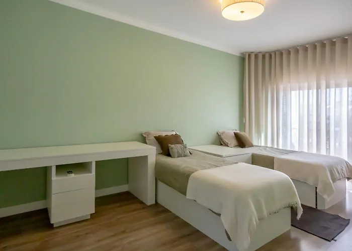 Spacious House With Pool Faro