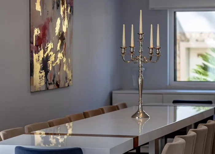 Spacious House With Pool Ferienhaus