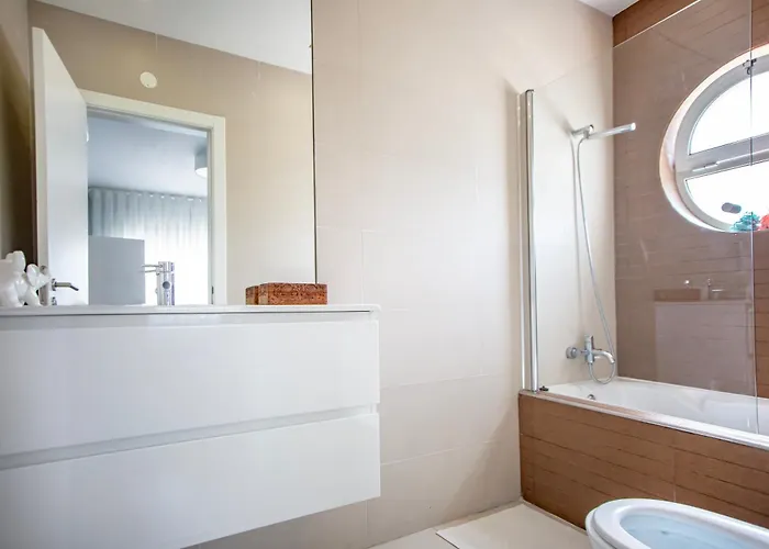 Spacious House With Pool Holiday home *