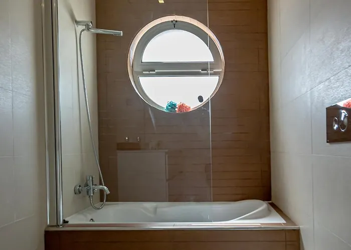 Spacious House With Pool * Distrikt Faro