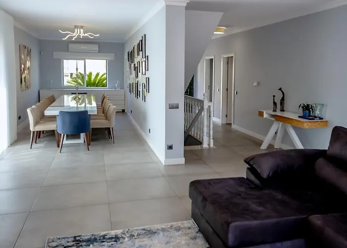Spacious House With Pool * Faro