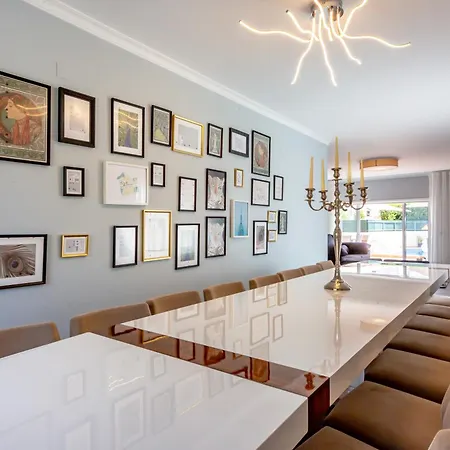 Spacious House With Pool Feriehus *