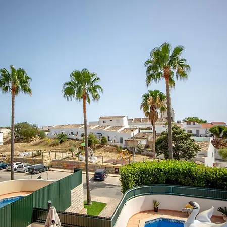 Spacious House With Pool Feriehus Faro